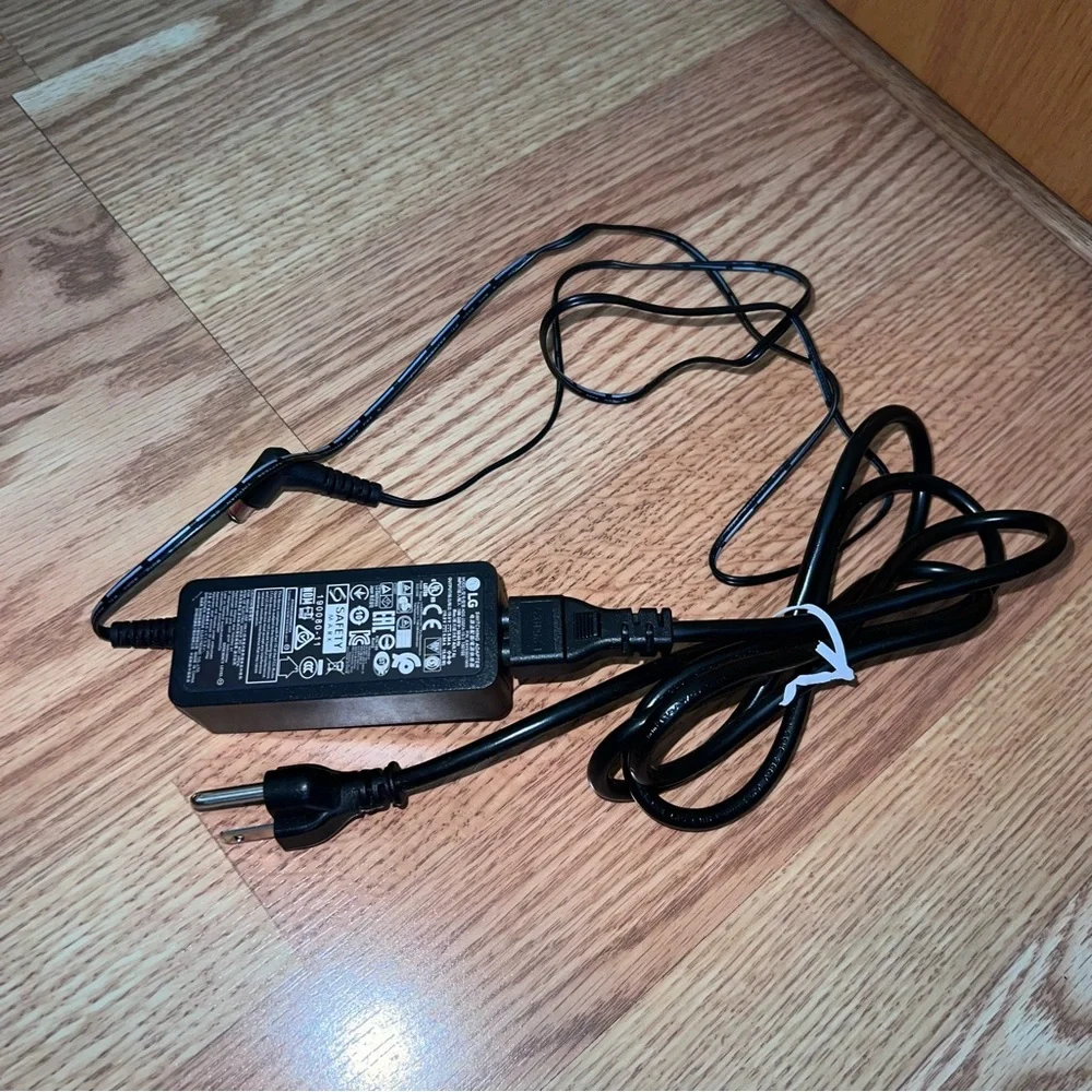 Genuine LG Switching Adapter Model: ads-25sfa-19-3